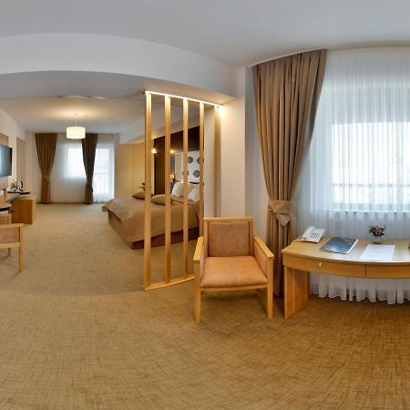 Hotel Condor Tulcea Exterior photo