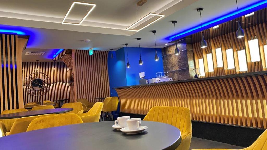 Hotel Condor Tulcea Exterior photo