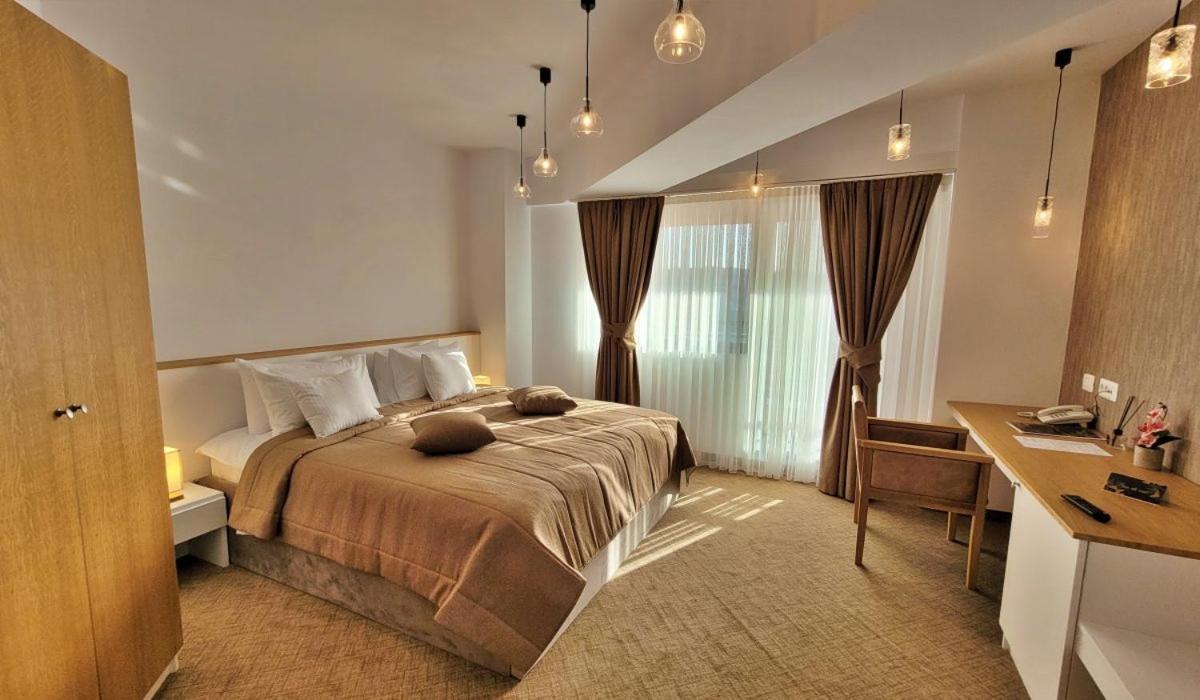 Hotel Condor Tulcea Exterior photo