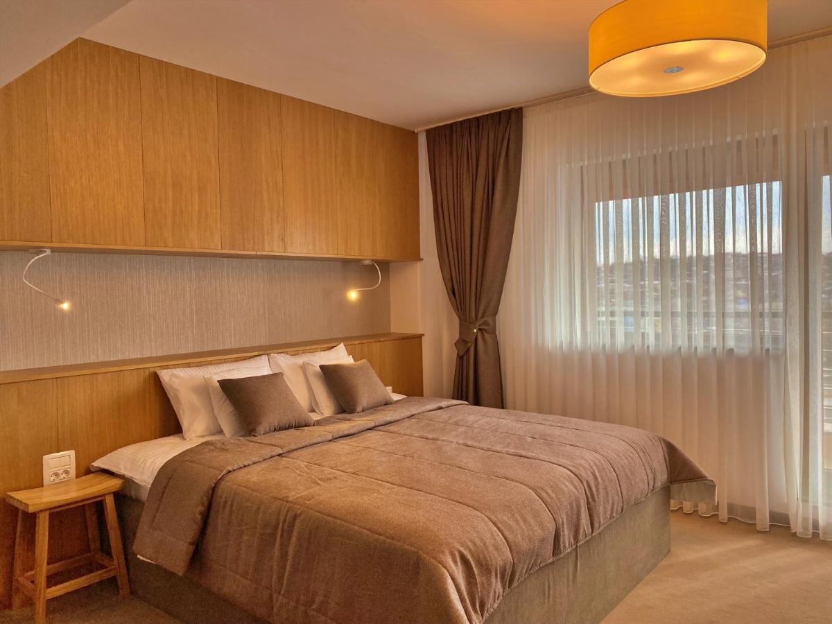 Hotel Condor Tulcea Exterior photo