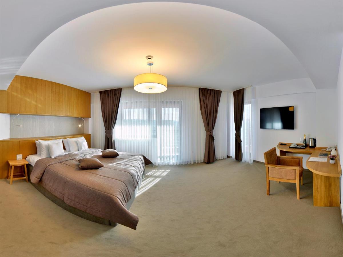 Hotel Condor Tulcea Exterior photo